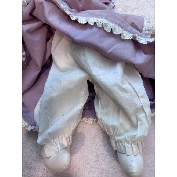 Traditional Handmade Vintage Soft Amish Doll Lavendar Dress Bonnet Purple - Picture 7 of 11